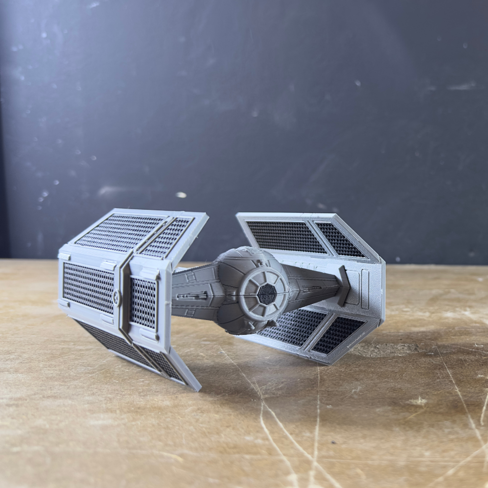 Kit Card Tie Advanced | Nave para armar